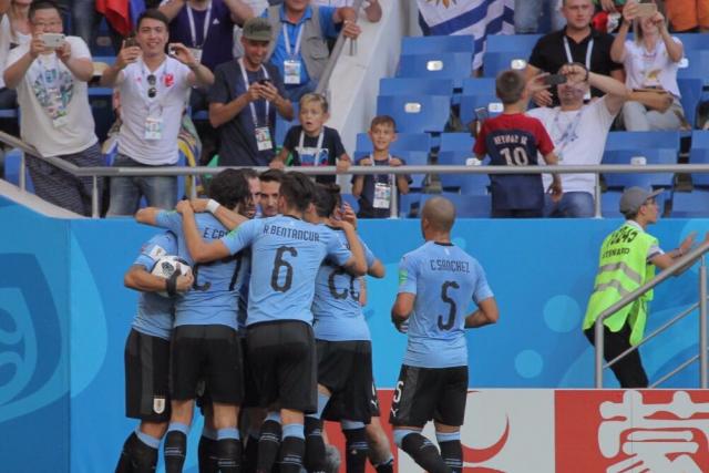 0-1. González desatasca a una Uruguay que se clasifica a octavos